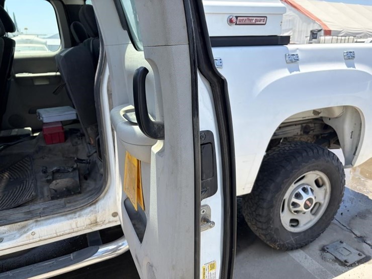 2012-gmc-sierra-2500-image-15