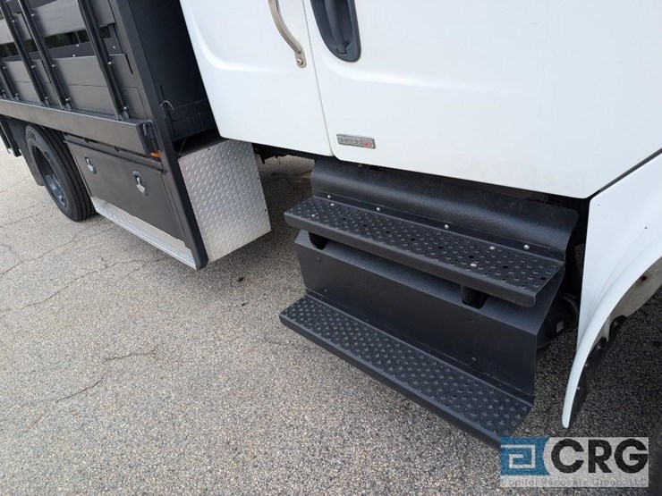 2012-freightliner-m2-stakebed-truck-image-12