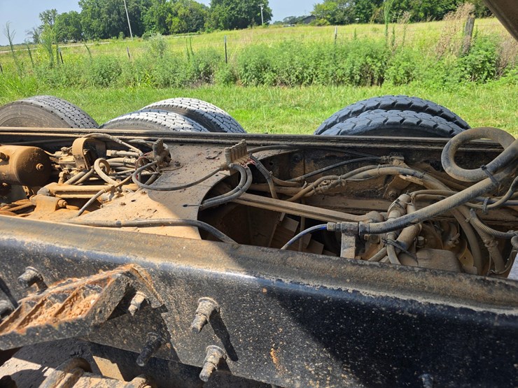 2002-mack-rd688s-image-54