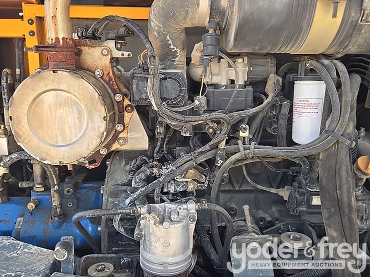 2015-hyundai-80cr-9a-image-39