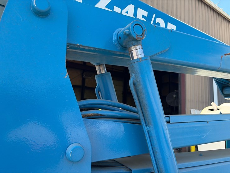 #201-•-2000-genie-z45/25-articulating-boom-lift-image-23