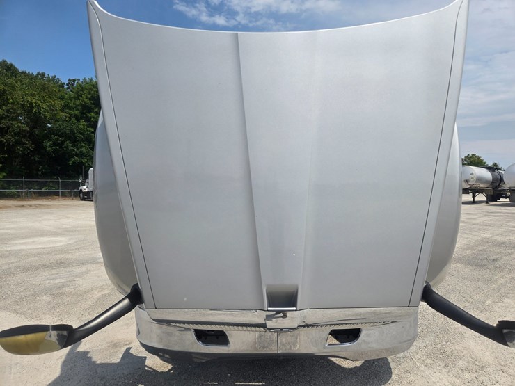 2019-kenworth-t680-image-33