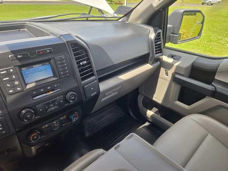 2019-ford-f150-image-35