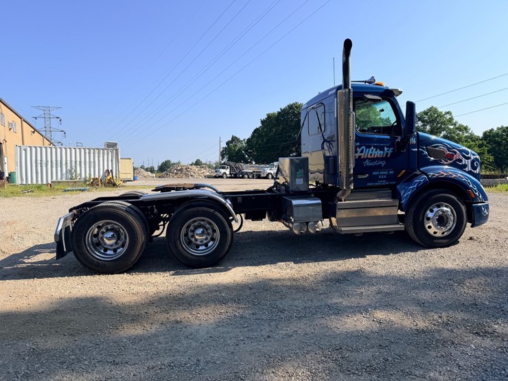 2021-peterbilt-579-image-20
