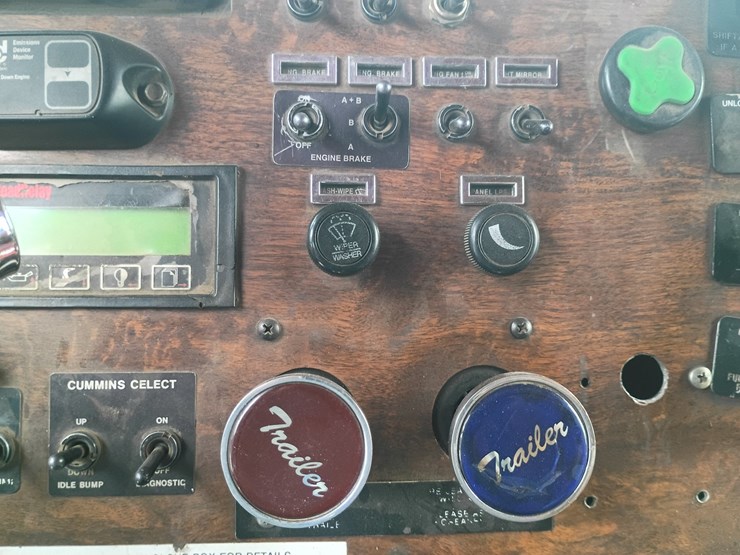 1997-peterbilt-379-image-56