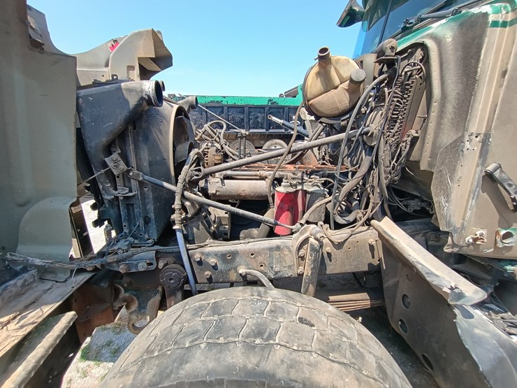 1997-mack-rd688s-image-11