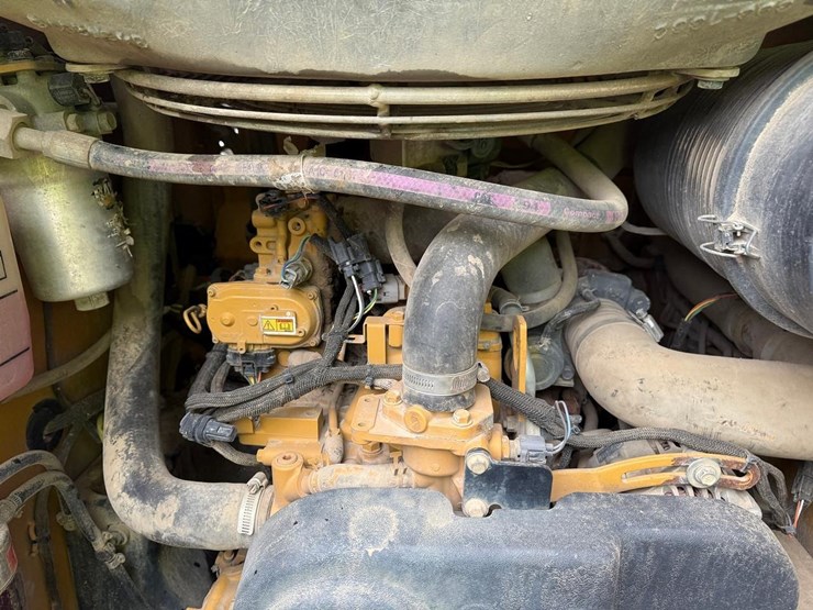 2014-caterpillar-299d-image-16