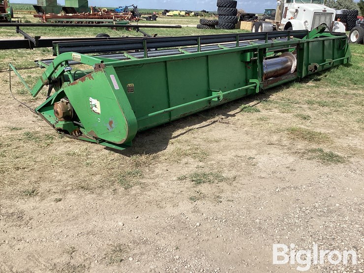 john-deere-230-image-7