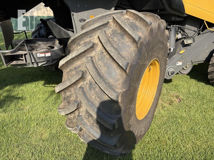2013-claas-lexion-760-image-16