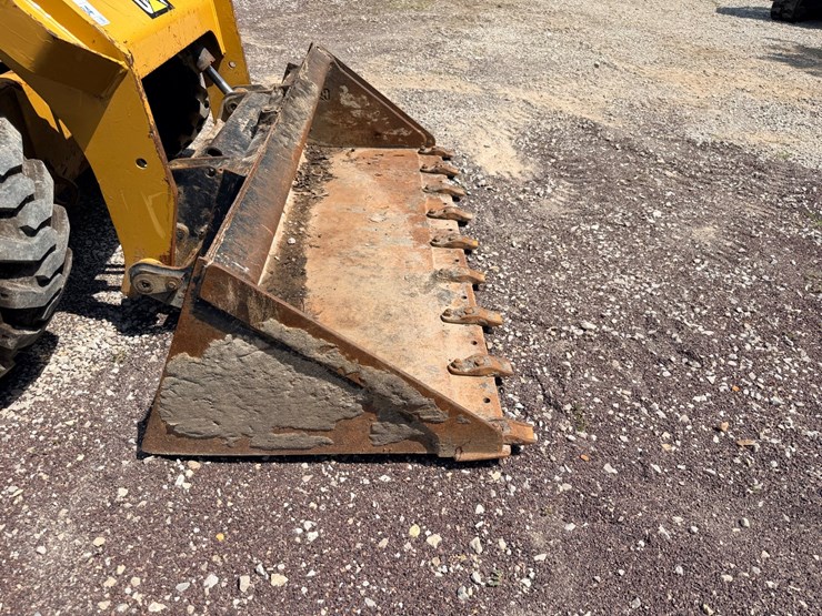 2014-caterpillar-272d-image-99