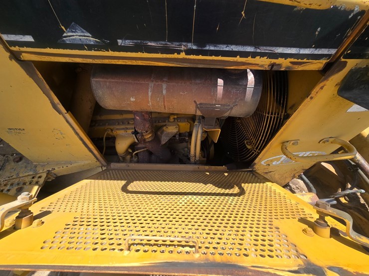 caterpillar-d6m-image-21