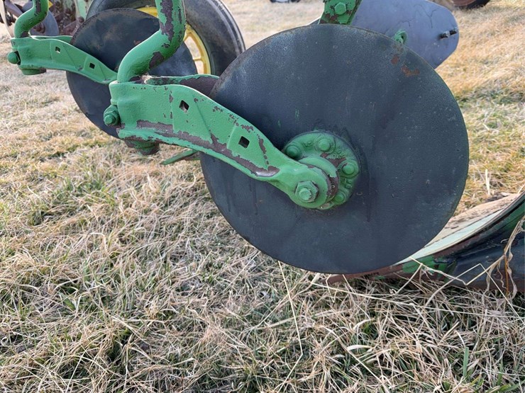 john-deere-8-image-24