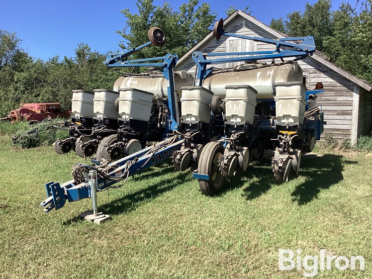 kinze-3200-image-1