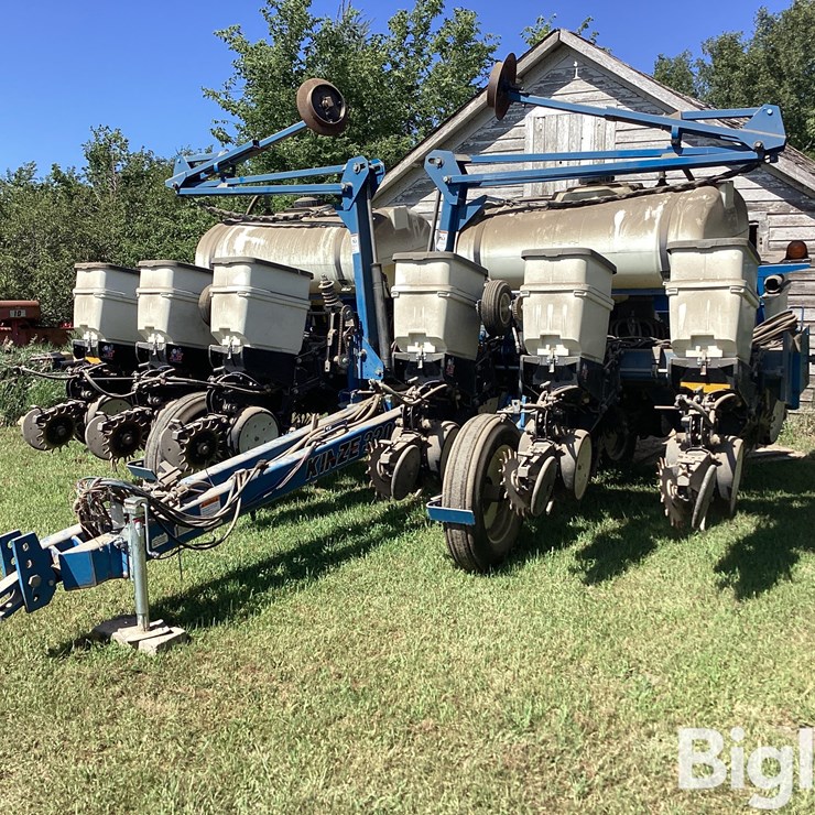 KINZE 3200