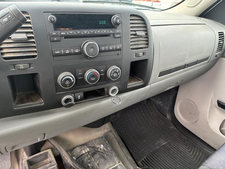 2012-gmc-sierra-2500-image-21