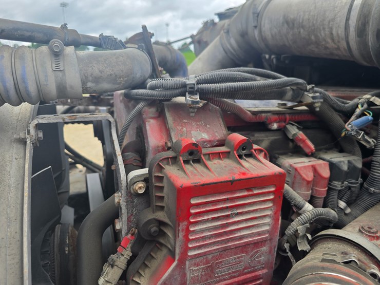 2010-kenworth-t2000-image-36