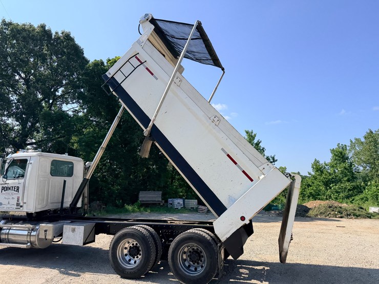 2016-western-star-4700-image-29