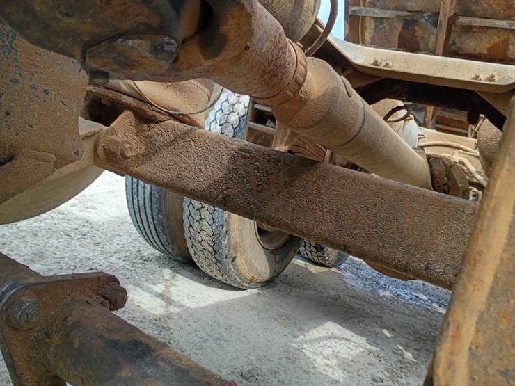 #24861-•-1988-freightliner-flc-dump-truck-image-100