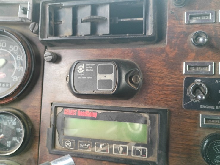 1997-peterbilt-379-image-58