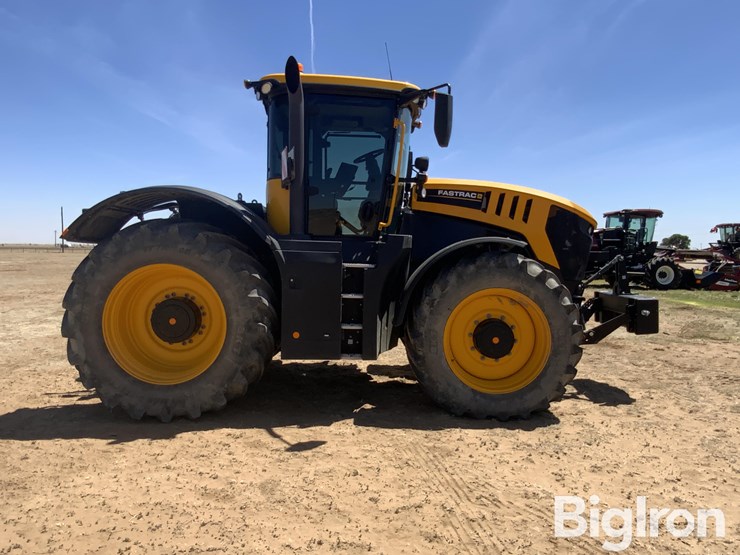 2023-jcb-fastrac-8330t4fcc-4wd-tractor-image-4