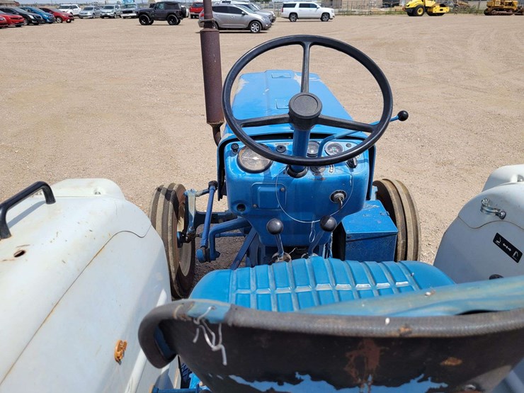 ford-tractor-image-9