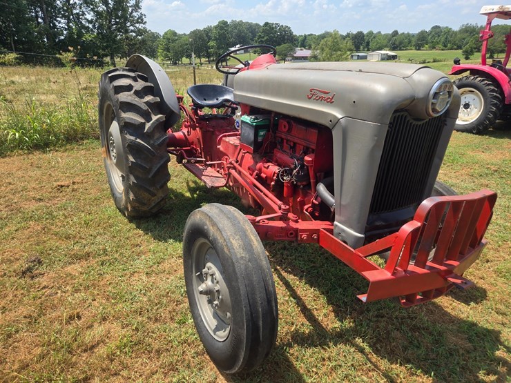 1955-ford-800-image-1