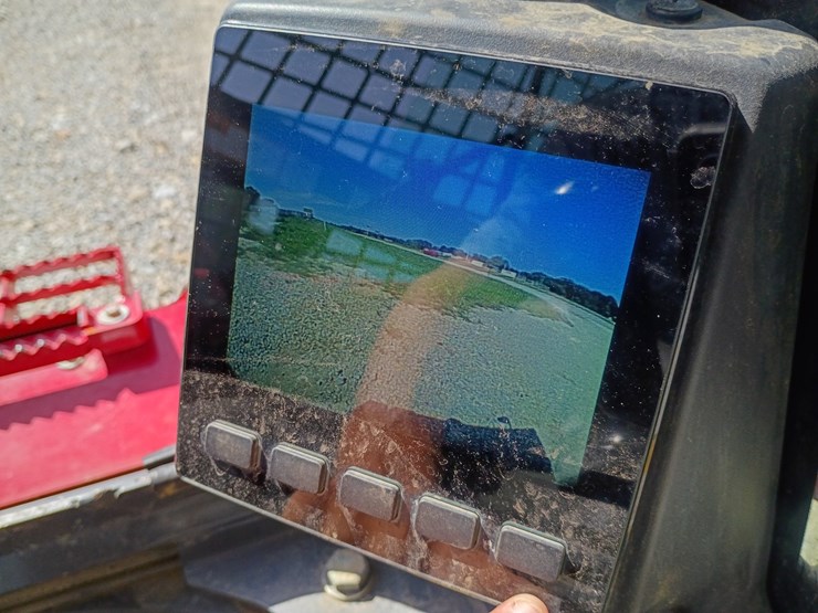 2023-takeuchi-tl10v2-image-35