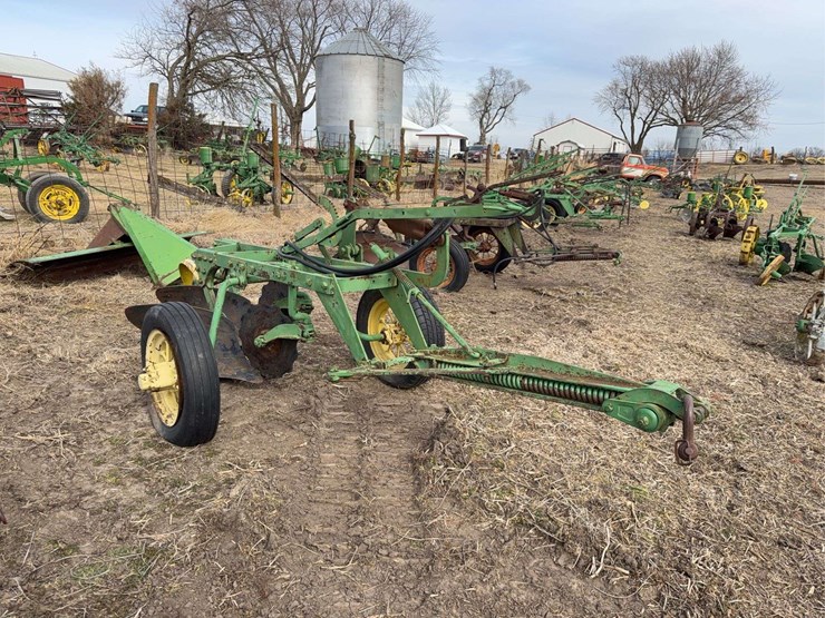 john-deere-no.-44-pull-type-two-bottom-plow-image-7