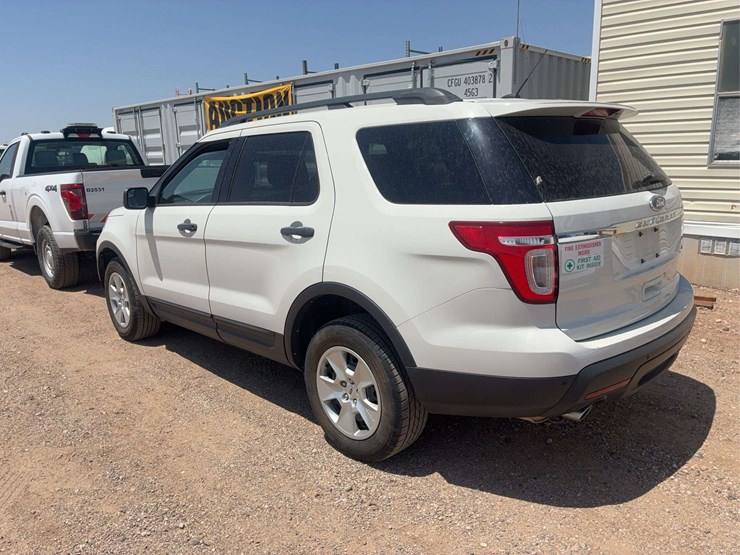 2012-ford-explorer-image-4