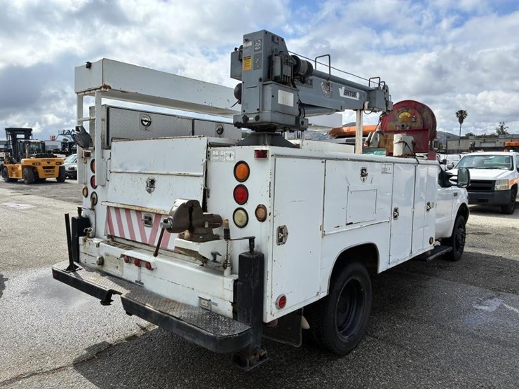 2002-ford-f550-image-3