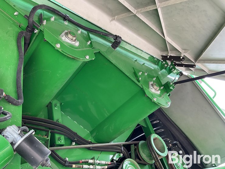 2017-john-deere-s690-image-12