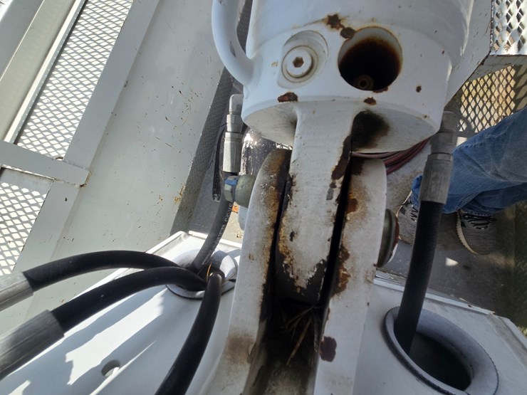2007-freightliner-m2-106-image-84