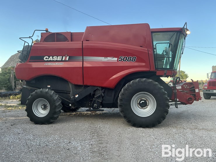 2011-case-ih-5088-image-8