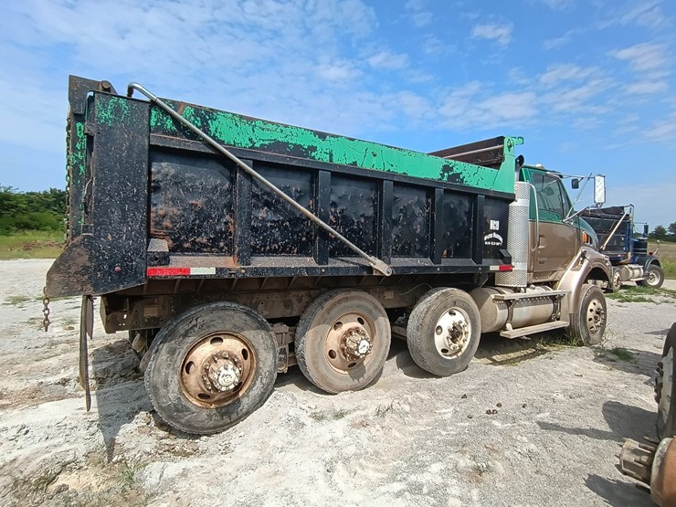 2008-sterling-l9500-image-10