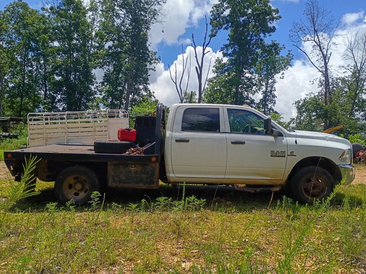 2014-dodge-3500-image-6