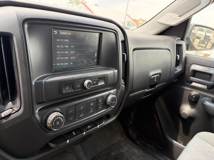 2016-chevrolet-1500-image-17