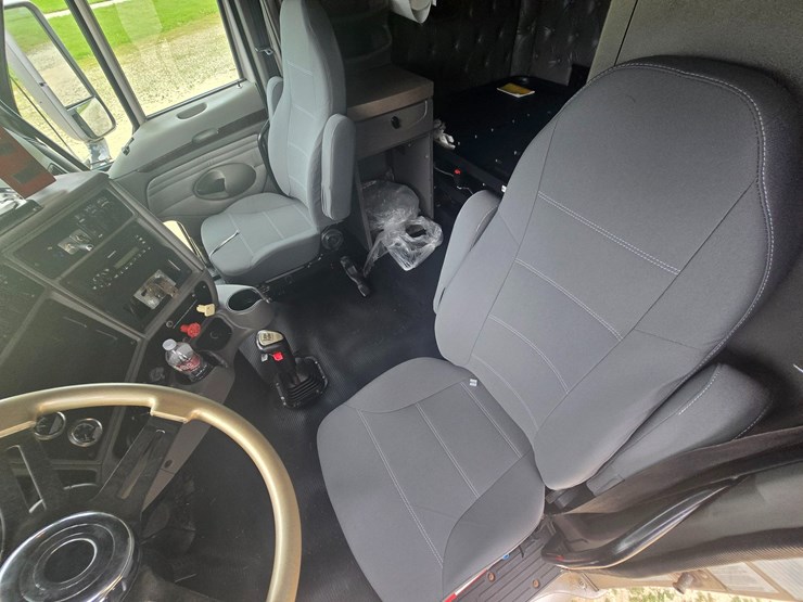 2010-kenworth-t2000-image-55