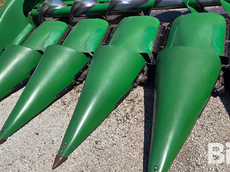 2010-john-deere-608c-image-13