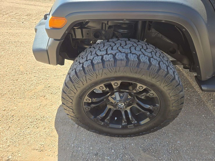 2021-jeep-wrangler-sport-image-7