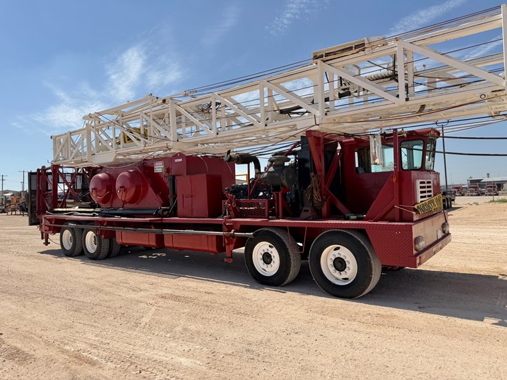 1980-taylor-4-axle-well-service-rig-image-4