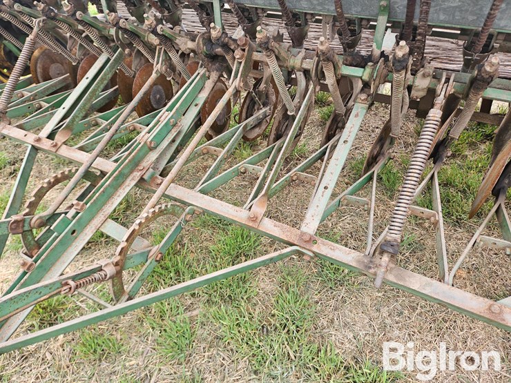 john-deere-14-image-11