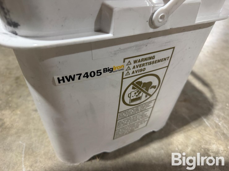 bucket-of-bolts,-nuts,-washers-image-12