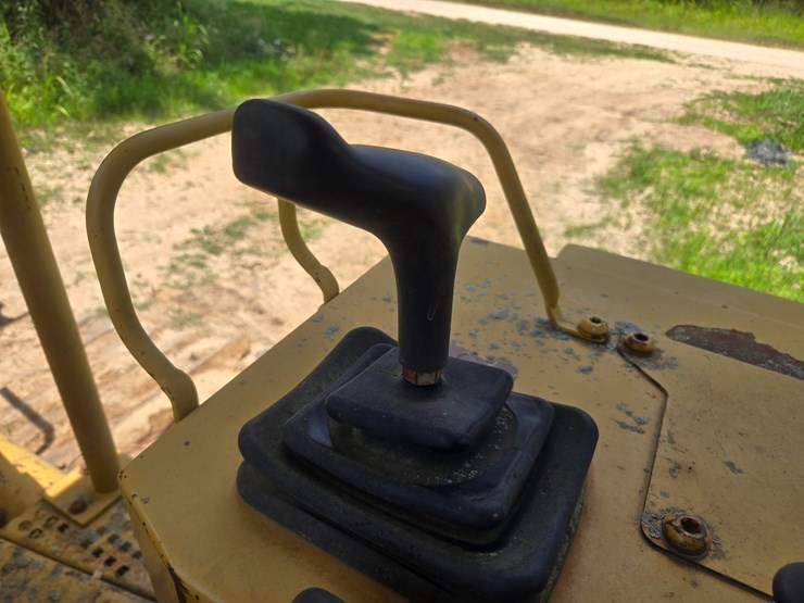 caterpillar-d6m-image-33