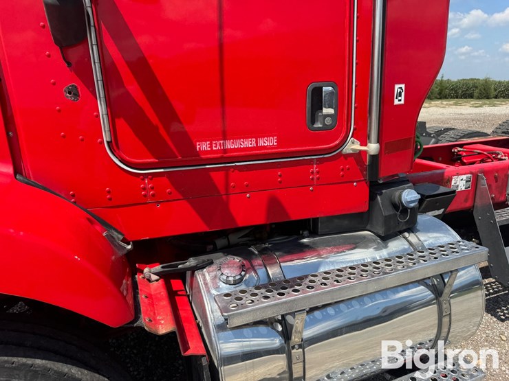 2013-kenworth-t800-image-19