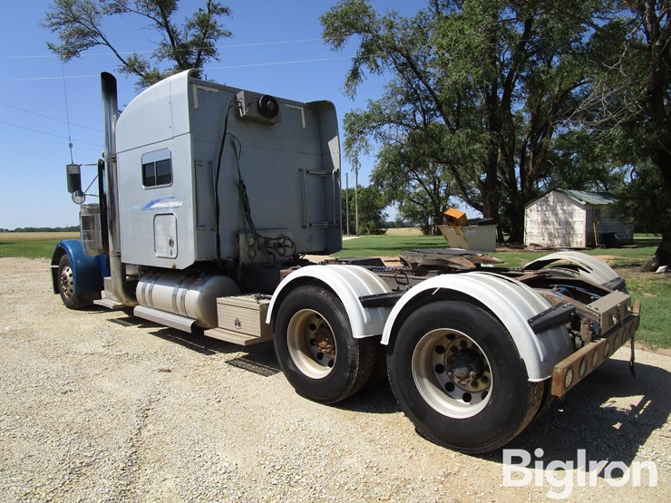 2001-peterbilt-379-image-7