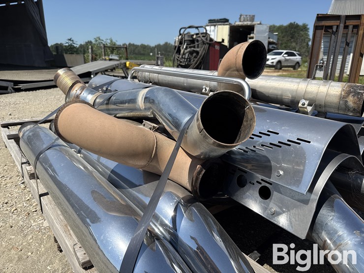 peterbilt-589-image-11