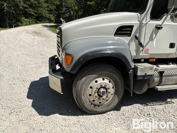 2003-mack-granite-cv713-image-10