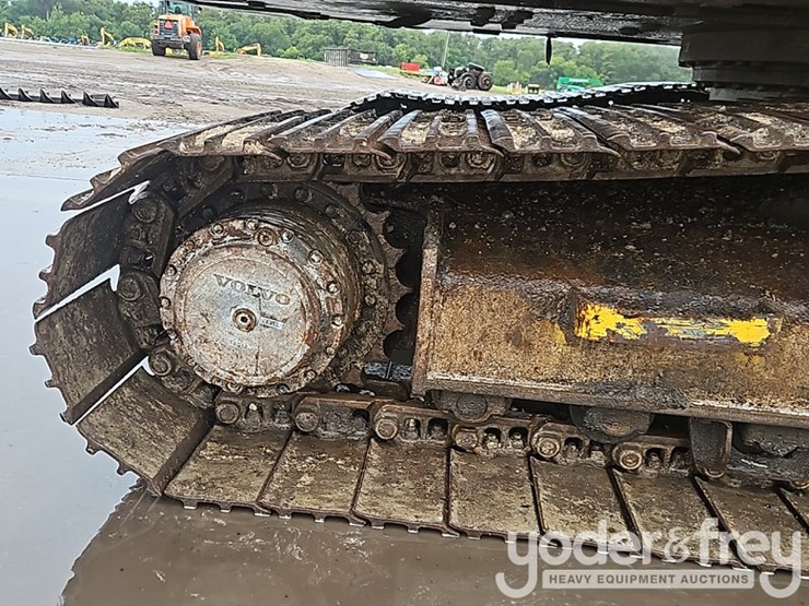 volvo-ec240b-lc-image-9