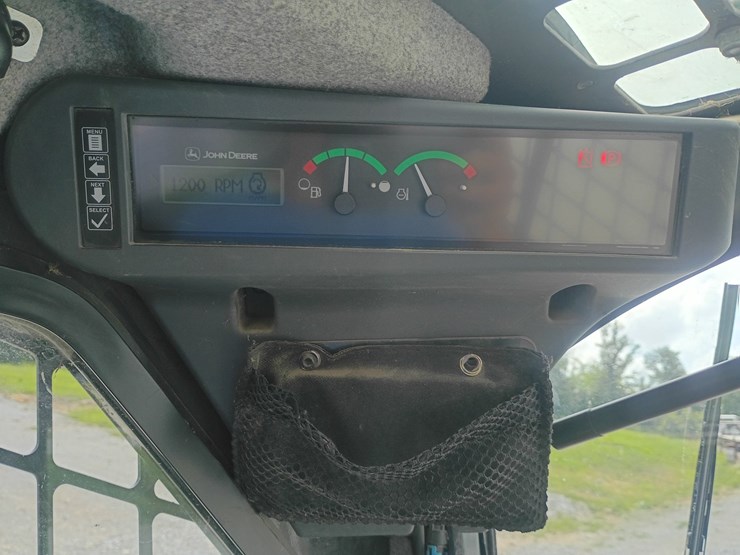 deere-325g-image-26