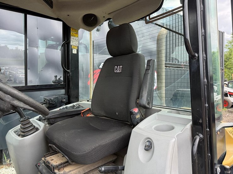 2019-caterpillar-908m-image-18